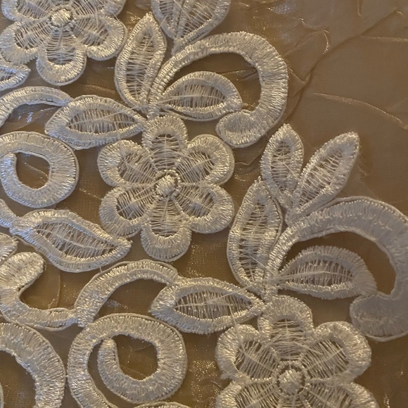 Wedding Lace - Picture 3 of 4